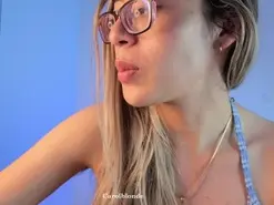 Amateur Live Porn of carol_blonde