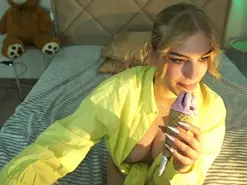 Amateur Free Live Porn of AlinaLemon