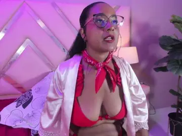 Bongacams Nude Webcam of ScarlettToush