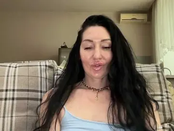 Bongacams Live Sex of KorolevaQween000