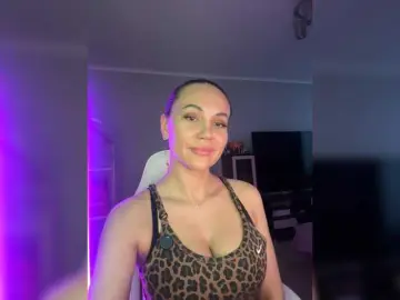 Bongacams Live Sex of QWEENII