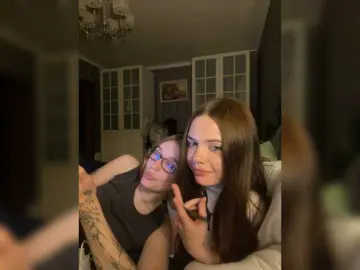 Bongacams Nude Webcam of shyyyygirls