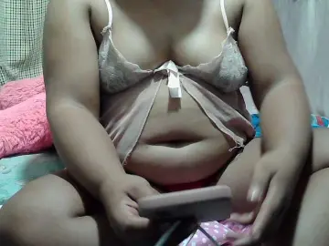 Bongacams Nude Webcam of PinayLynlyn08