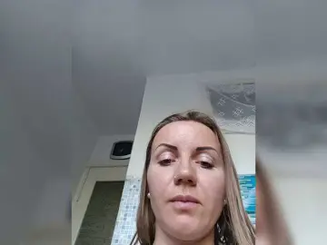 Bongacams Live Sex Cam of Alenushka888