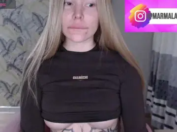 Bongacams Free Live Porn of Foxymoxy19