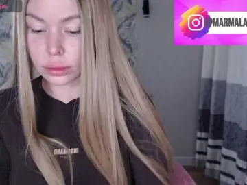 Bongacams Nude Webcam of Foxymoxy19