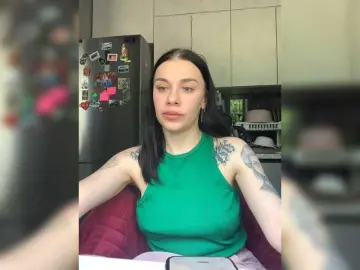 Bongacams Nude Webcam of MaidenCrystal