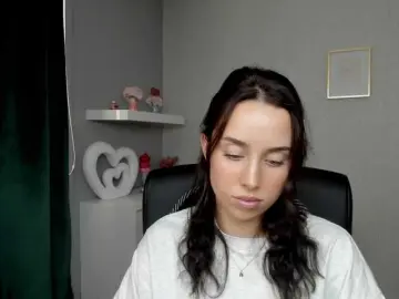 Bongacams Live Sex Cam of adeleLive