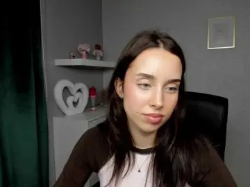 Bongacams Free Porn Cam of adeleLive