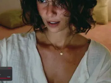 Bongacams Free Porn Cam of SweetLilLulu