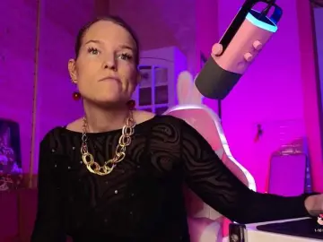 Bongacams Best live sex cam show of sweeteve050