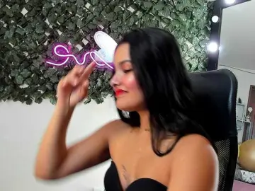 Bongacams Nude Webcam of DestinyHills