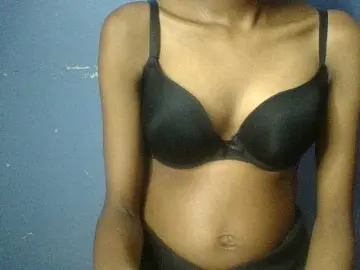 Bongacams Watch Live Sex Cams of Curvypetite