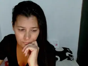 Bongacams Live Sex Cam of Adrianamilf