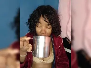 Bongacams Watch Live Sex Cams of Candis02