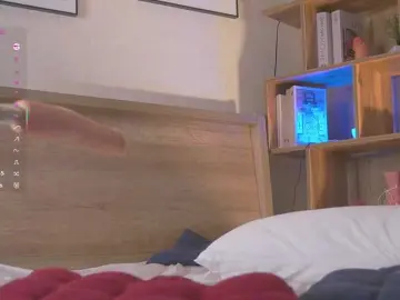 Bongacams Free Porn Cam of HollieDurand