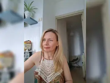 Bongacams Live Sex Cam of ShiningMILF