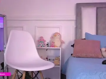 Bongacams Watch Live Sex Cams of Maddieash