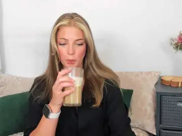 Bongacams Free Live Porn of LilyTop