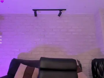 Bongacams Sex Cam of MiaRoberts1