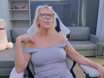 Bongacams Best live sex cam show of FitCougar