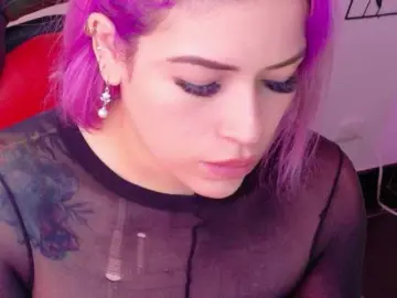 Bongacams Free Porn Cam of Ivypoison10