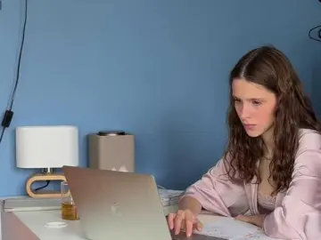Bongacams Live Sex Cam of Esenialive