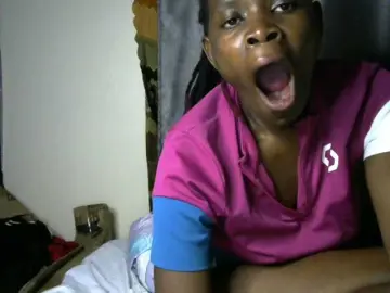 Bongacams Free Porn Cam of Queenbeea