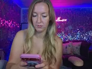 Cam4 Live Porn of lucyallen4201