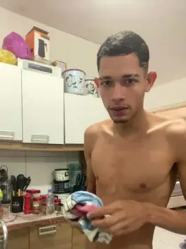 Cam4 Free Live Porn of Mlknovinhooo
