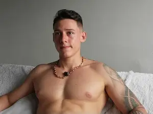 Cam4 Free Live Porn of Latino_Milk_99