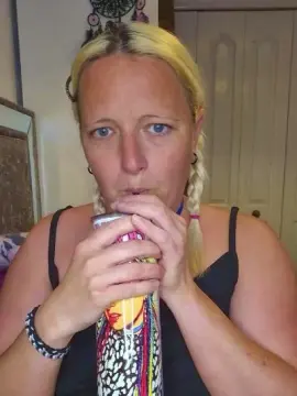 Cam4 Live Porn of JuliaJamesXX69