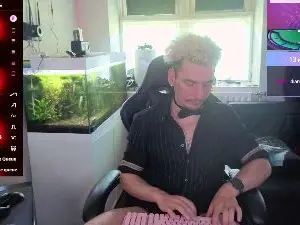 Cam4 Live Sex of Rayzel_White