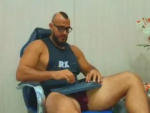 Cam4 Live Porn of karymmusclets31