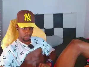 Cam4 Free Porn Cam of Aroonsexyboy