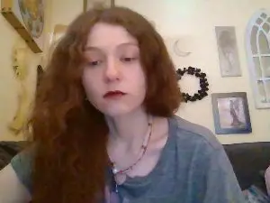 Cam4 Free Live Porn of QueenCrimson