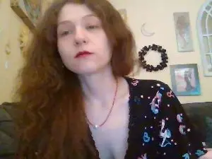 Cam4 Live Sex of QueenCrimson