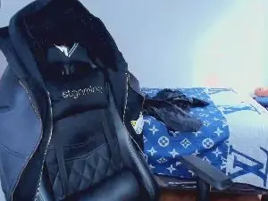 Cam4 Private Sex Chat of Tommy_bred