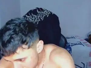 Cam4 Private Sex Chat of Tommy_bred