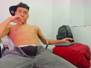 Cam4 Watch Live Sex Cams of LucasTorrez