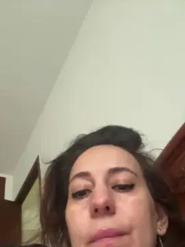 Cam4 Live Sex Cam of renattabigboobs