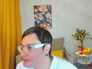 Cam4 Watch Live Sex Cams of MayaNoire
