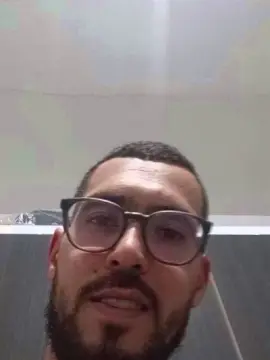 Cam4 Live Sex Cam of HShotsmilegyn