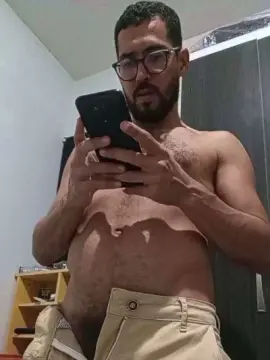 Cam4 Watch Live Sex Cams of HShotsmilegyn