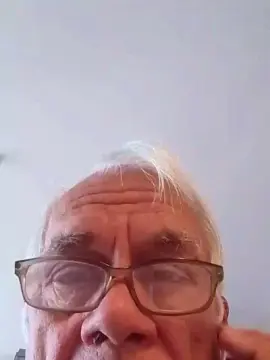 Cam4 Adult Webcam of Cummer51