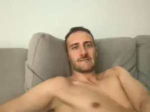 Cam4 Live Porn of LukaShyGuy225