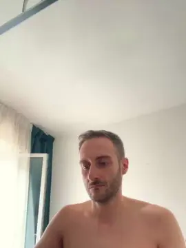 Cam4 Live Porn of LukaShyGuy225