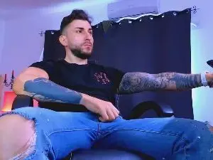 Cam4 Watch Live Sex Cams of MightyAaronX