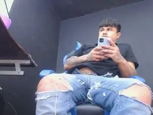 Cam4 Free Porn Cam of master_bigcock1