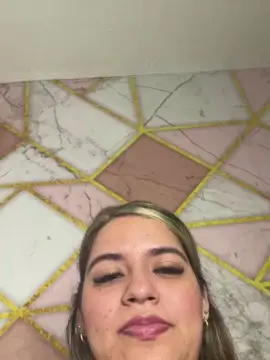 Cam4 Nude Webcam of Amira__Maliaa